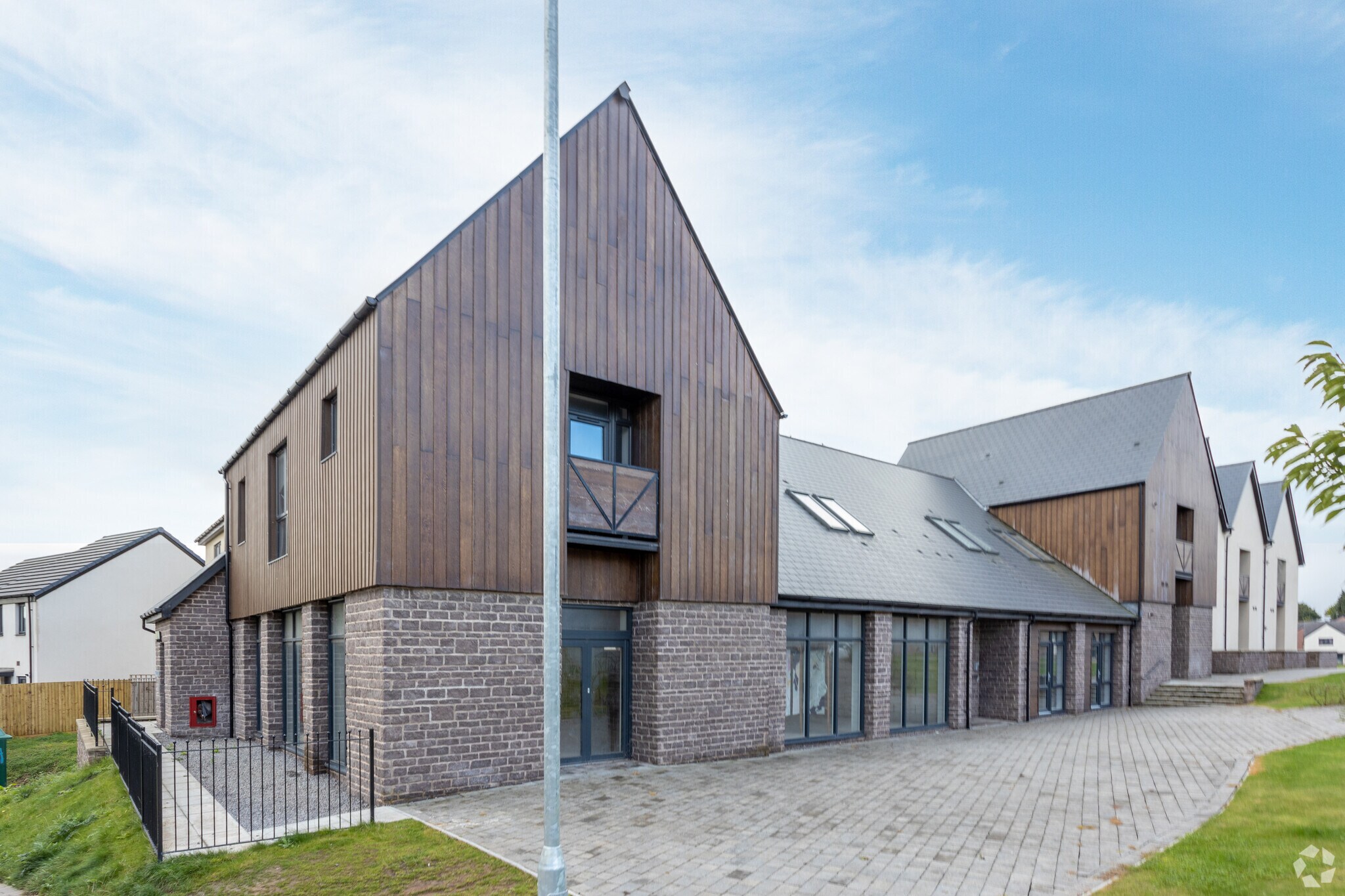 St Edeyrns Vlg, Cardiff Retail for Sale