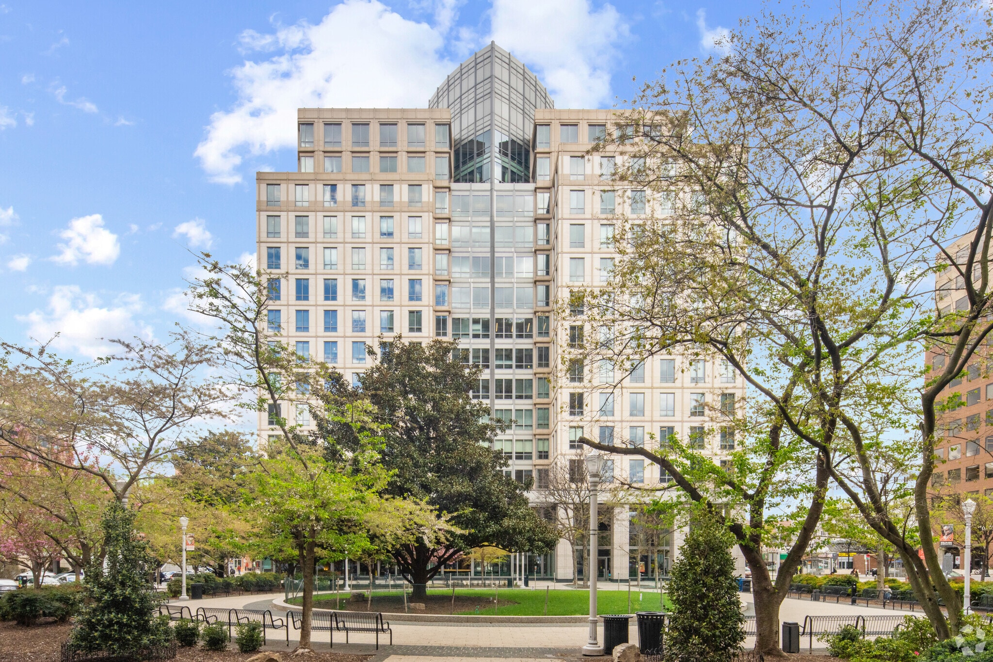 4250 N Fairfax Dr, Arlington, VA to rent Building Photo- Image 1 of 4