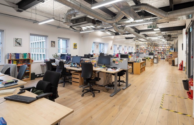 29 Cloth Fair, London to rent Interior Photo- Image 1 of 7