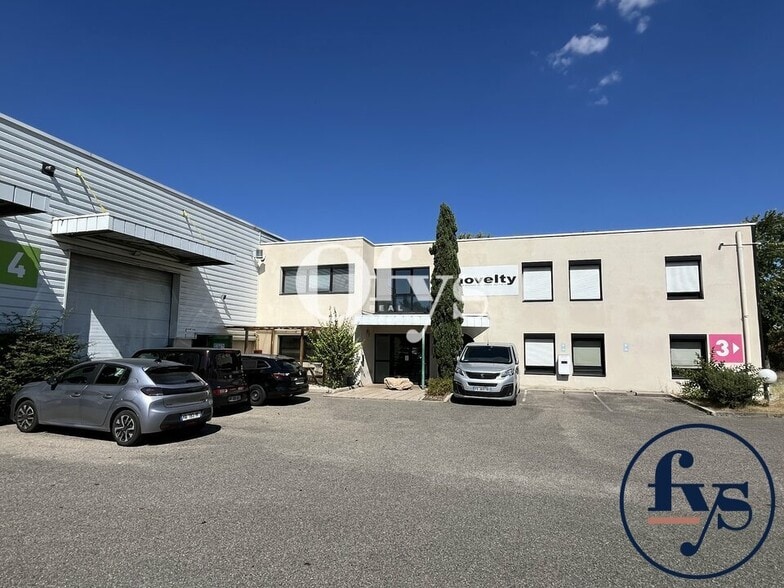 5 Impasse Pascal, Chassieu to rent - Building Photo - Image 2 of 13