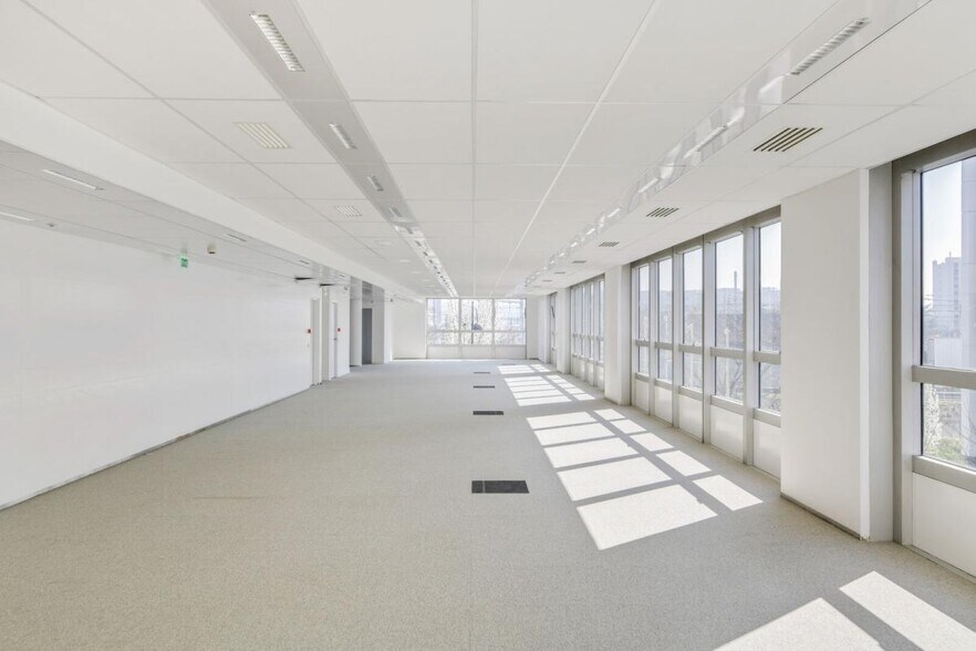 1 Rue De L'Union, Rueil-Malmaison to rent - Interior Photo - Image 3 of 5