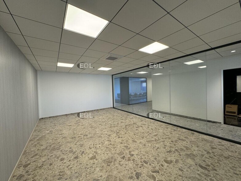 Light Industrial in Tigery to rent - Interior Photo - Image 3 of 12