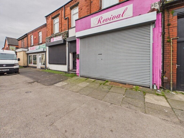 162 Gidlow Ln, Wigan to rent - Building Photo - Image 1 of 16