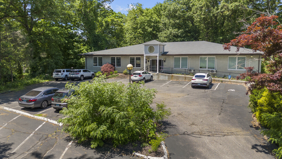 887 Main St, Monroe, CT for rent - Building Photo - Image 2 of 22