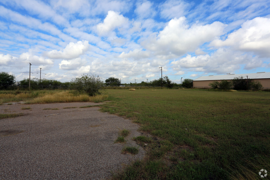 409 Industrial Blvd, Robstown, TX for sale - Primary Photo - Image 1 of 1