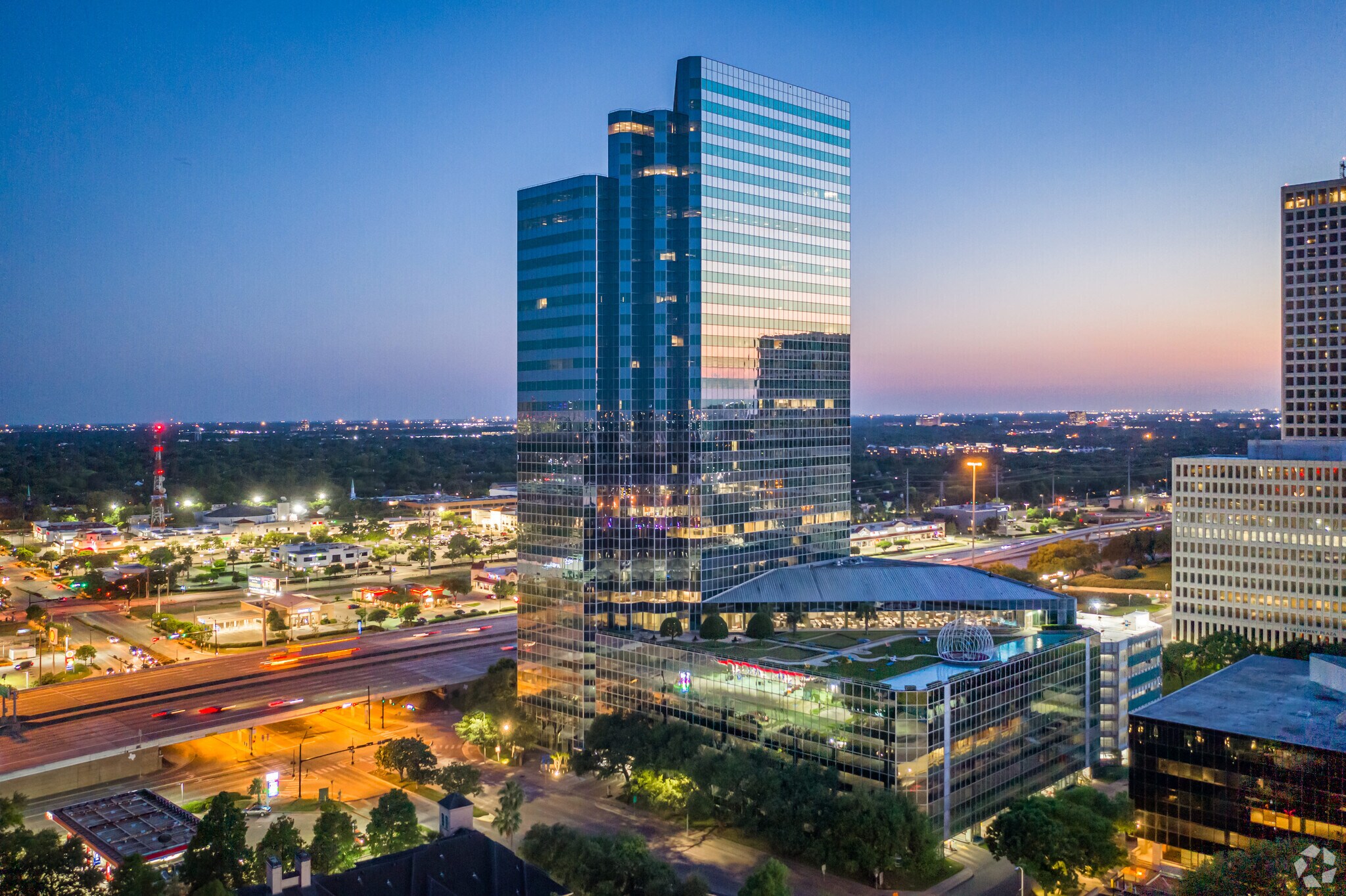 3200 Southwest Fwy, Houston, TX for sale Primary Photo- Image 1 of 1