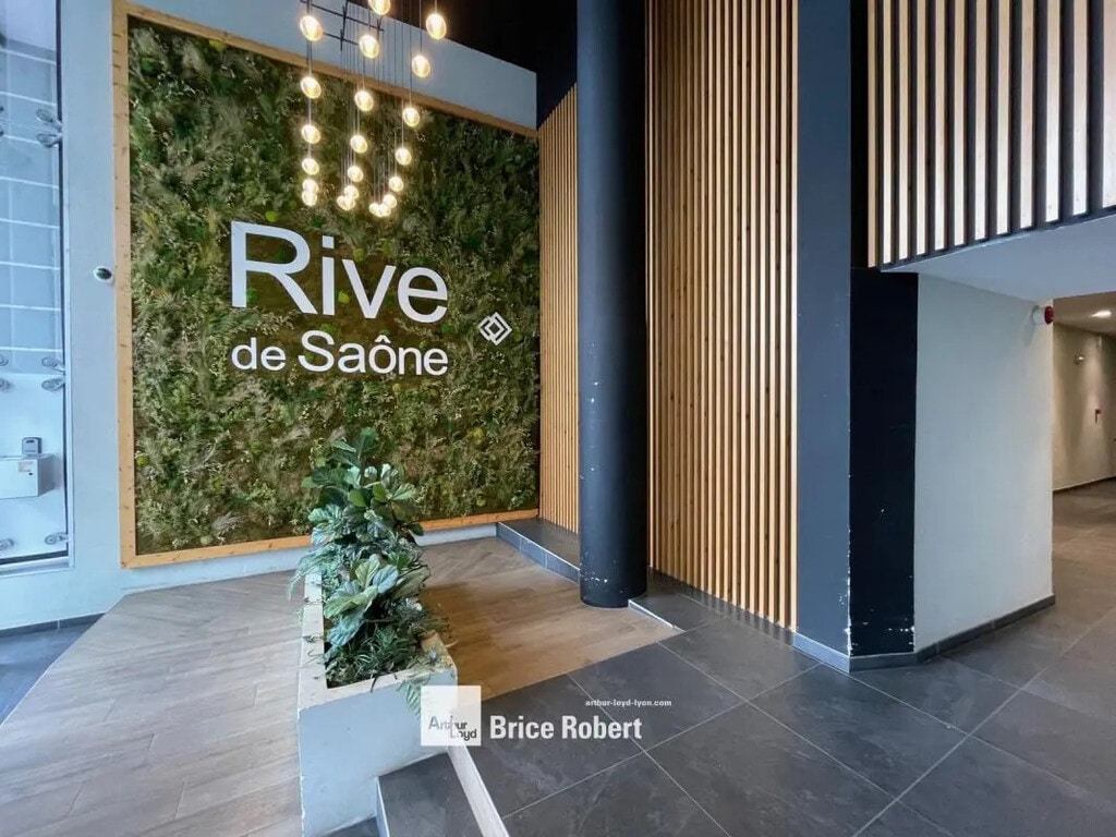 Vente Bureaux 379 m² - Photo 1