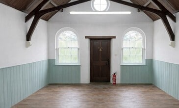 9 Church St, Seaview to rent Interior Photo- Image 1 of 1