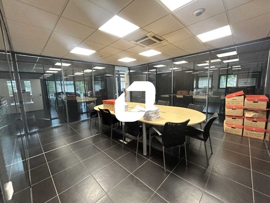 Office in Saint-Brice-sous-Forêt to rent Building Photo- Image 1 of 9
