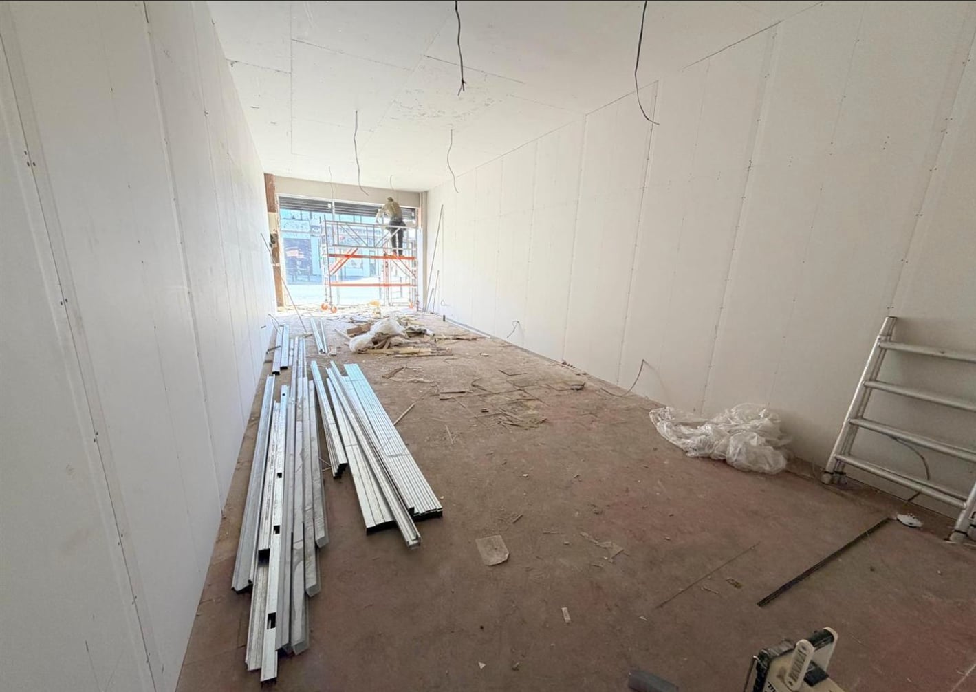 184 Burnage Ln, Manchester to rent Interior Photo- Image 1 of 7
