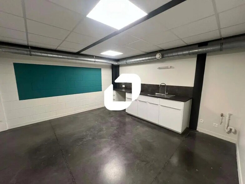 122 Rue De Tourcoing, Roubaix to rent - Interior Photo - Image 3 of 33