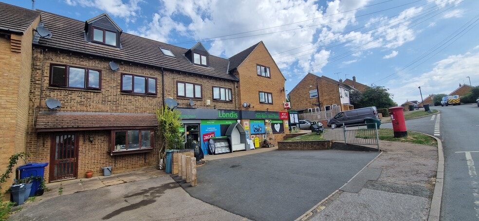43-45a Molyneux Dr, Bodicote for sale - Building Photo - Image 2 of 11