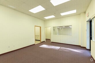 14450 N 46th St, Clearwater, FL for rent Interior Photo- Image 2 of 9