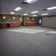 4 Lemoyne Dr, Lemoyne, PA to rent Interior Photo- Image 1 of 9