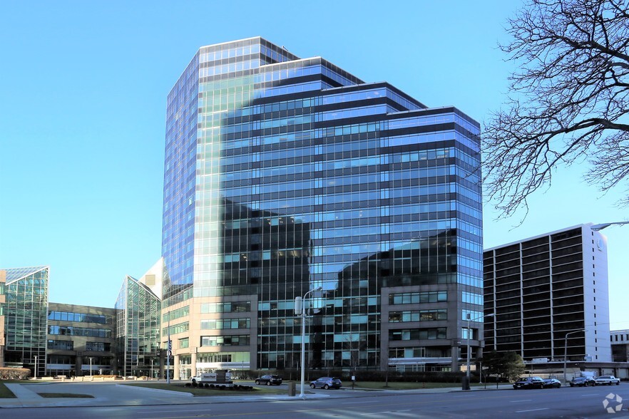 1001 Lakeside Ave E, Cleveland, OH for rent - Building Photo - Image 1 of 37