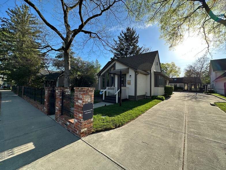 6519 Carrollton Ave, Indianapolis, IN for rent - Building Photo - Image 1 of 6