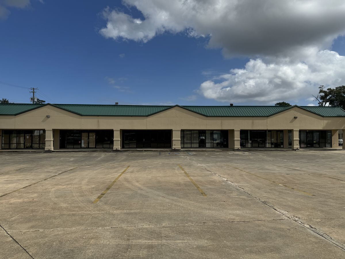 5651 Highway 90, Theodore, AL to rent Building Photo- Image 1 of 6