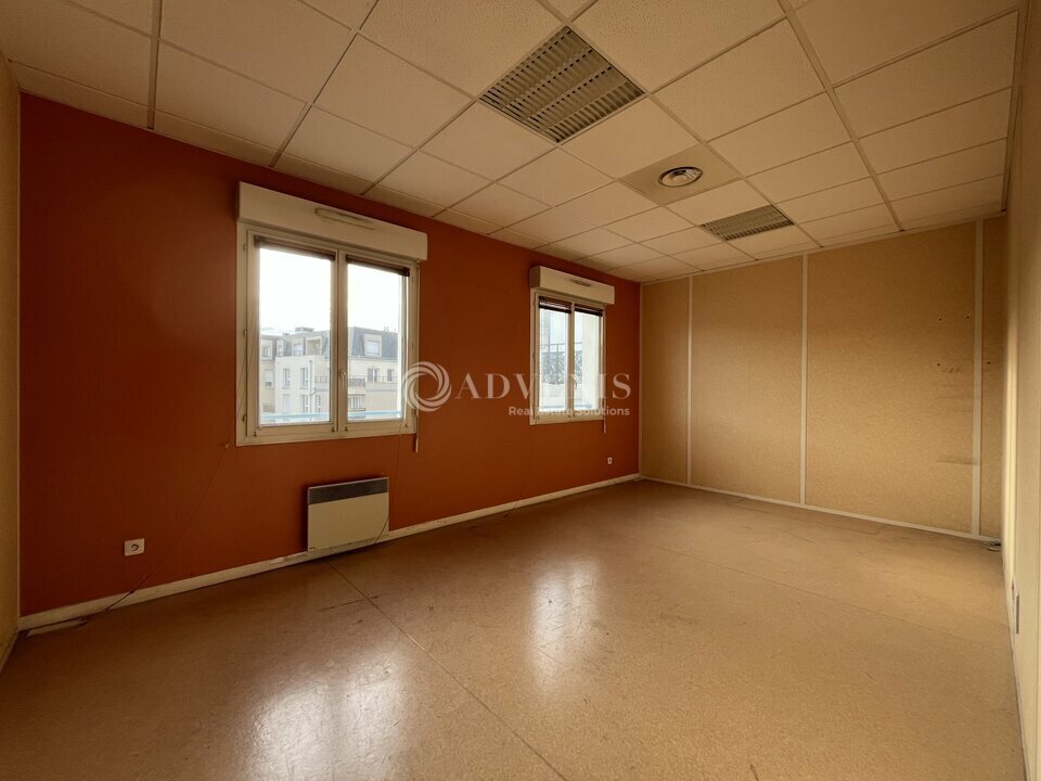 Build-to-Rent in Dammarie-les-Lys for sale Interior Photo- Image 1 of 6