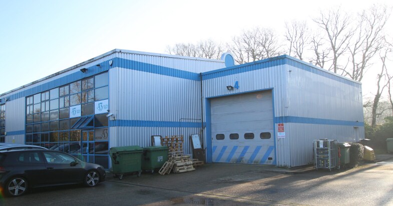 Guildford Rd, Farnham for sale - Primary Photo - Image 1 of 1