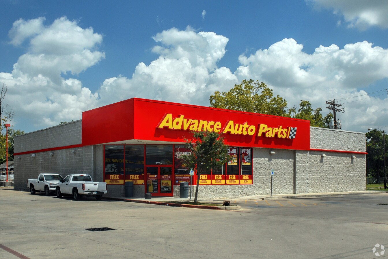 9202 Jensen Dr, Houston 77093 UK