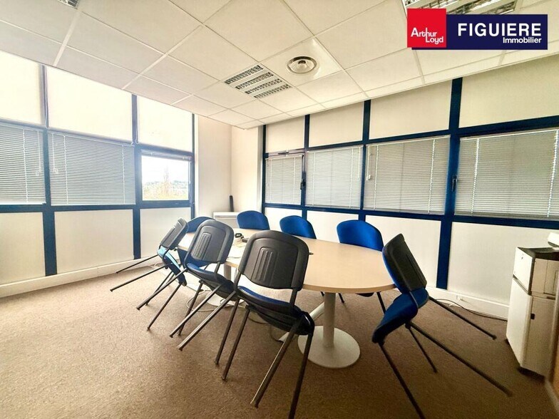 Office in Aix-en-Provence for sale - Interior Photo - Image 3 of 16