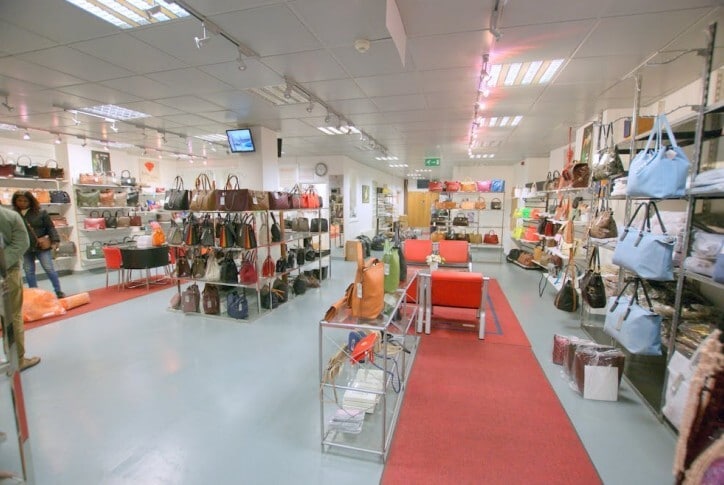 71-73 Hackney Rd, London to rent - Interior Photo - Image 2 of 3