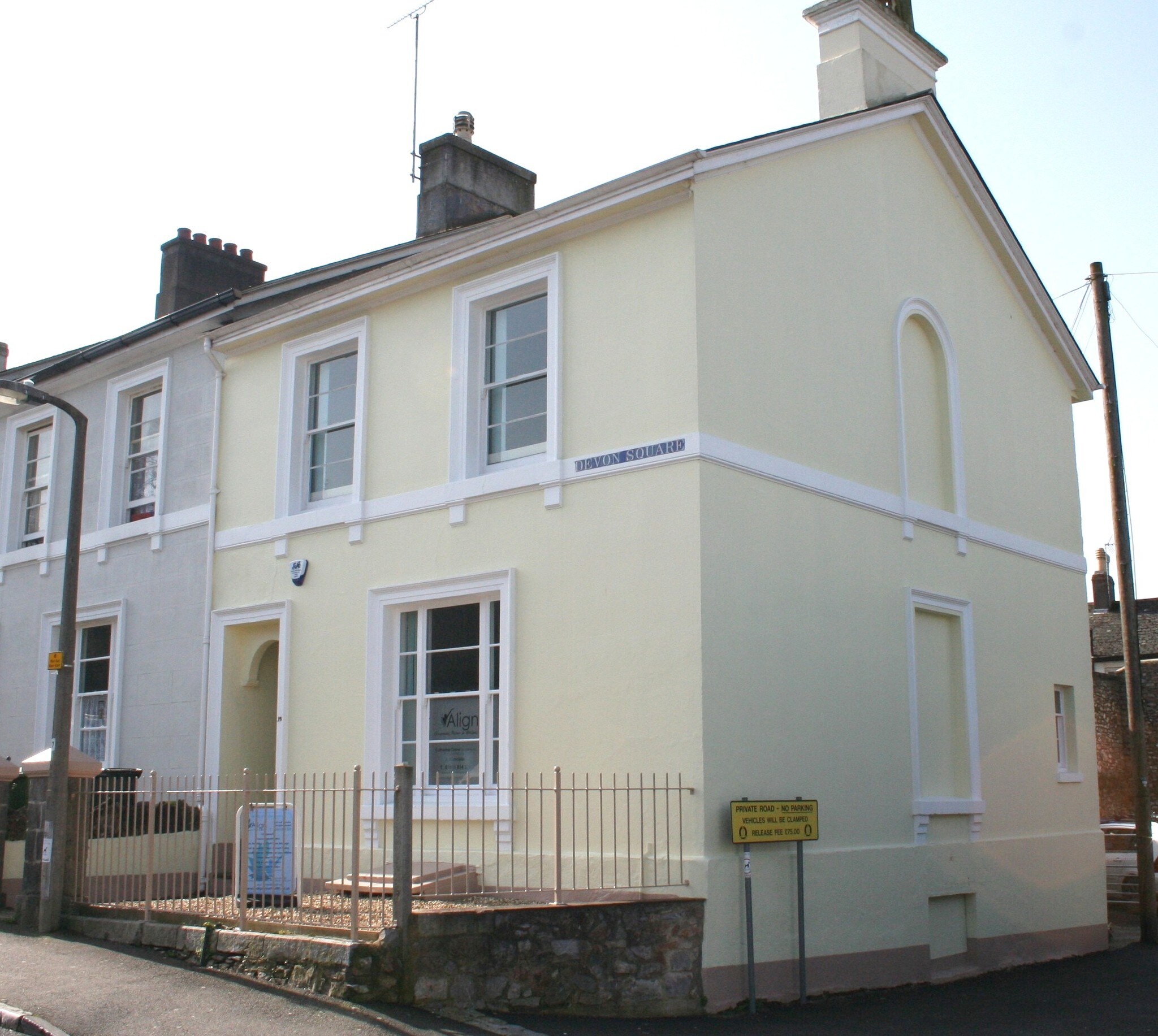 39 Devon Sq, Newton Abbot for sale Primary Photo- Image 1 of 1