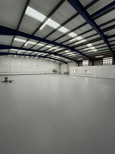 Adlington Ct, Warrington to rent - Building Photo - Image 2 of 6