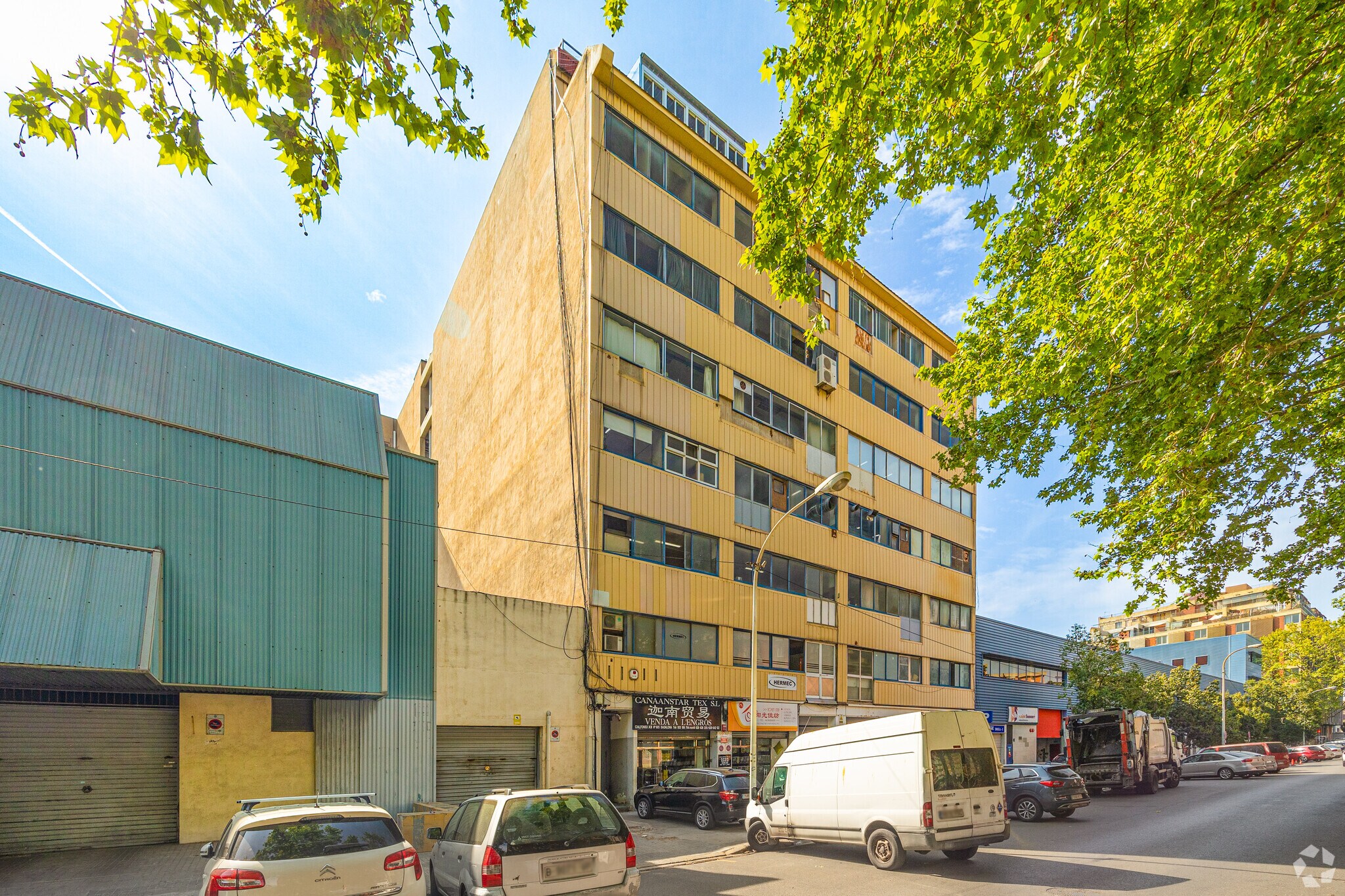 Office in Badalona, Barcelona for sale Primary Photo- Image 1 of 3