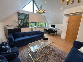 Units 1-2 Thameside, Henley On Thames to rent Interior Photo- Image 1 of 13