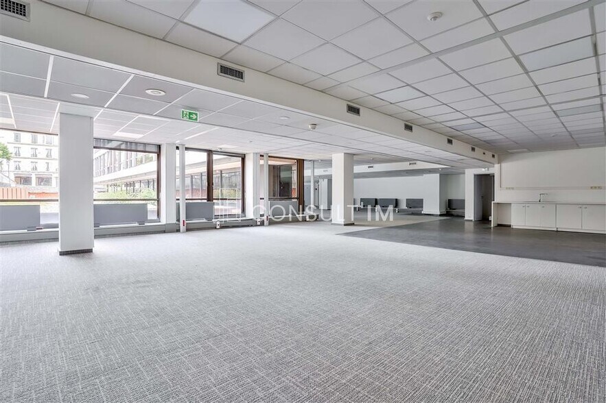 Office in Saint-Cloud to rent - Interior Photo - Image 2 of 8