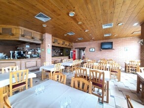 Retail in Deltebre, Tarragona to rent Interior Photo- Image 2 of 15