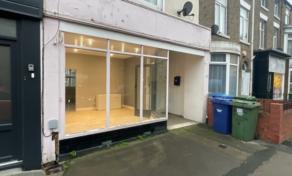 27 Dean Rd, Scarborough for sale - Building Photo - Image 1 of 1