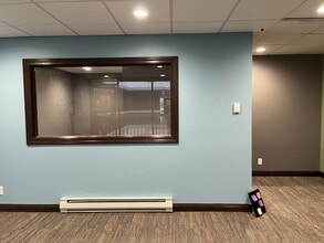 2727 N Grandview Blvd, Waukesha, WI to rent Interior Photo- Image 2 of 4