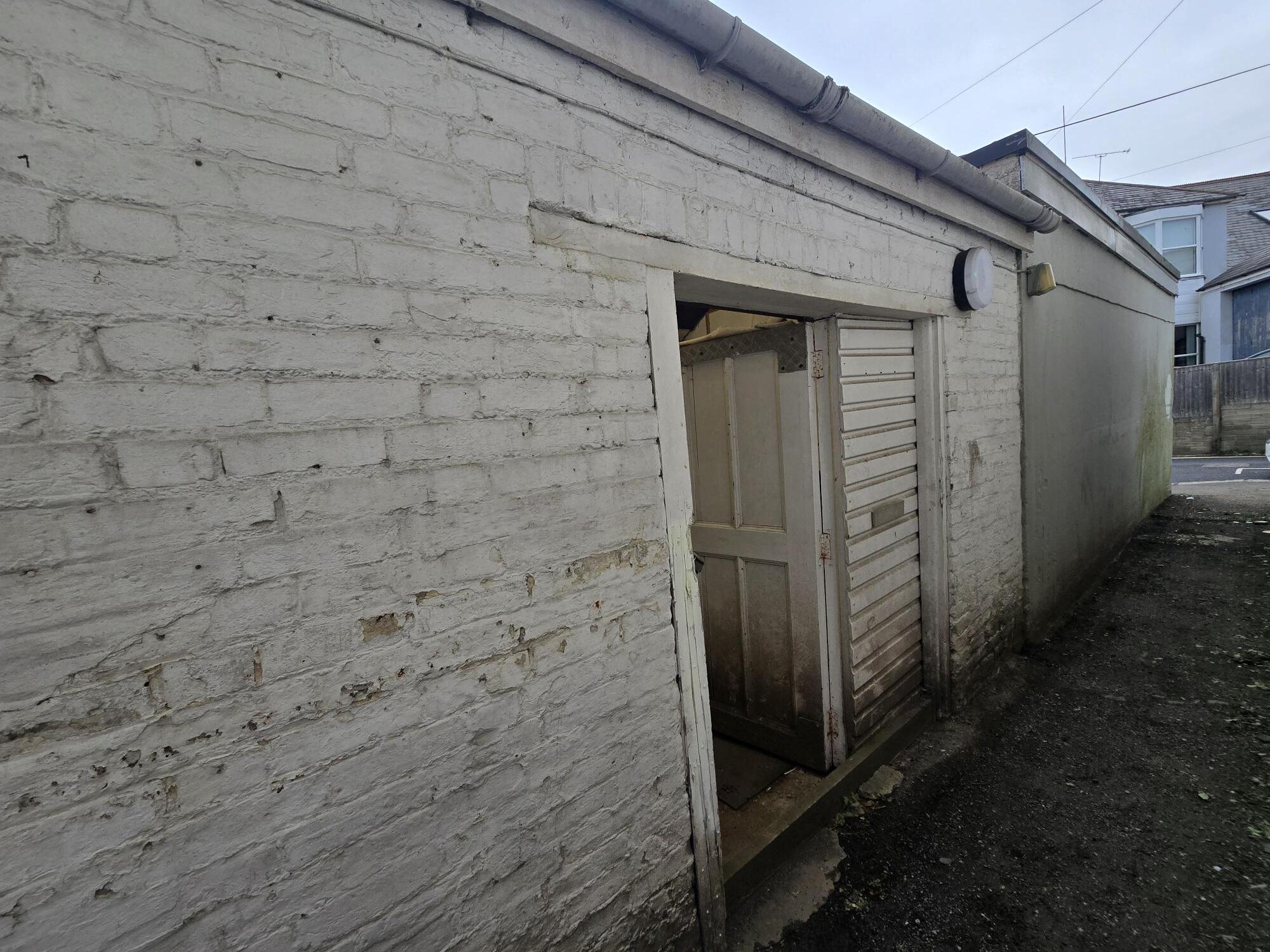 72 Victoria Rd, Worthing for sale Primary Photo- Image 1 of 1