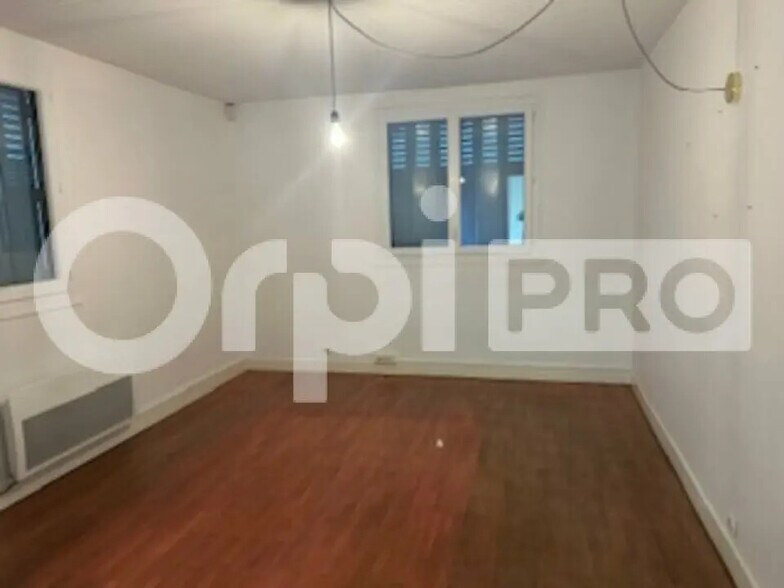 Office in Jassans-Riottier to rent - Interior Photo - Image 3 of 12