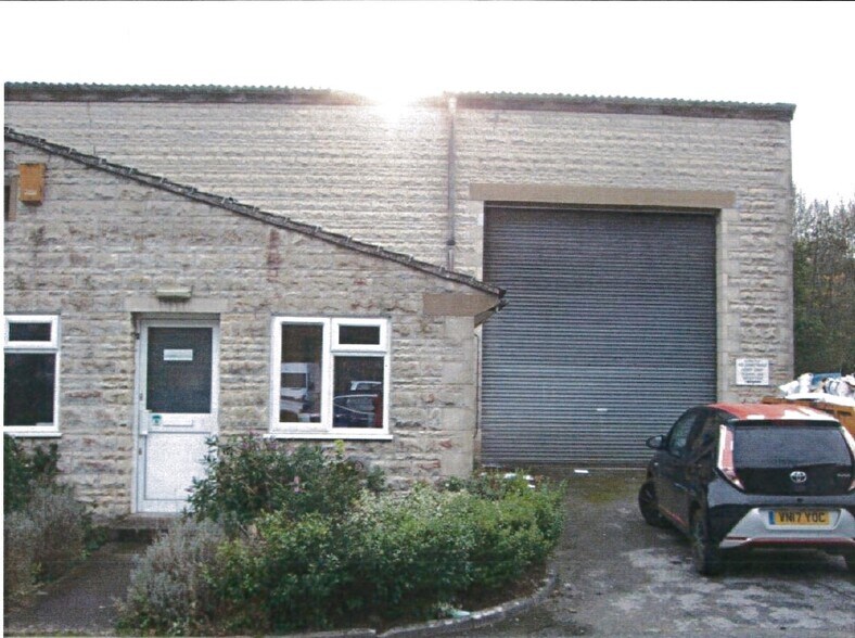 Avening Rd, Nailsworth to rent - Primary Photo - Image 1 of 3