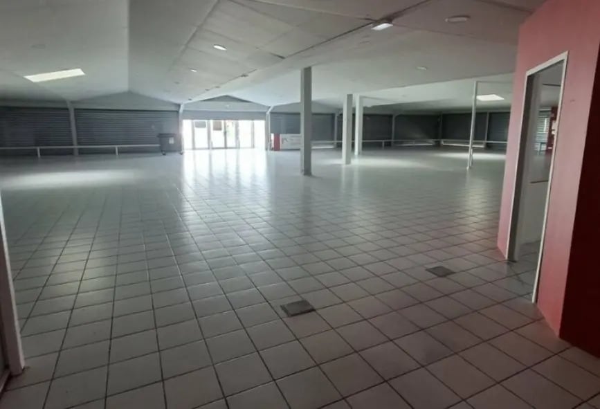 Location Local d'activités 600 m² - Photo 1