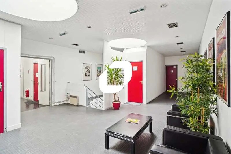 Office in Chilly-Mazarin to rent - Interior Photo - Image 3 of 19