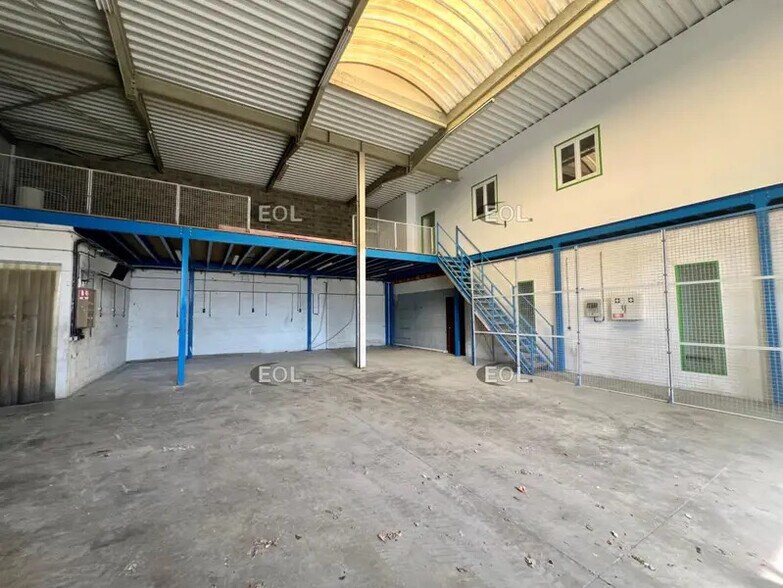Light Industrial in Claye-Souilly to rent - Building Photo - Image 2 of 7