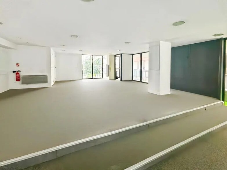 Office in Paris for sale - Building Photo - Image 3 of 9