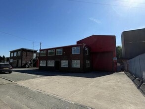 6 Spencroft Rd, Newcastle Under Lyme to rent Building Photo- Image 2 of 6