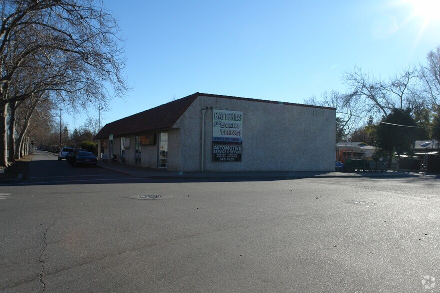 1925-1931 Esplanade Rd, Chico, CA for rent - Primary Photo - Image 1 of 11