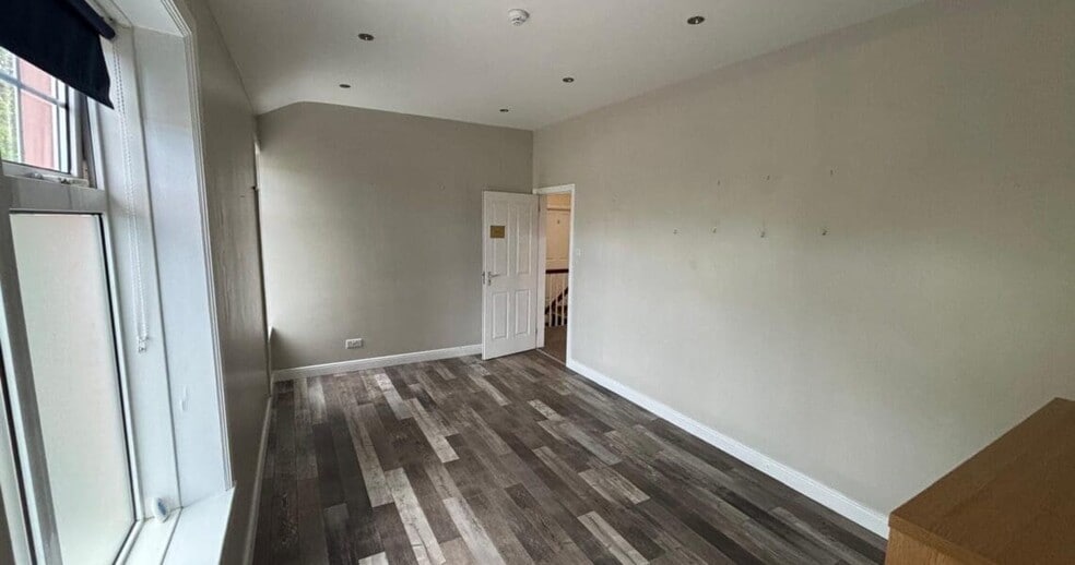 171 Moira Rd, Lisburn to rent - Interior Photo - Image 2 of 3