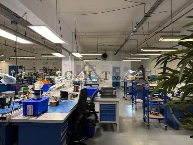 Office in Vitry-sur-Seine to rent - Interior Photo - Image 3 of 10