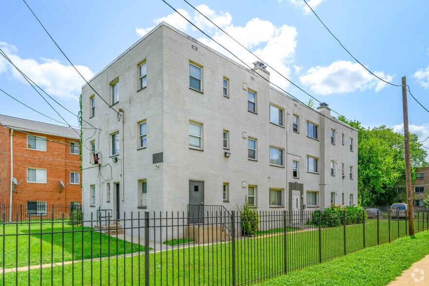 129 Yuma St SE, Washington, DC for sale - Primary Photo - Image 1 of 11