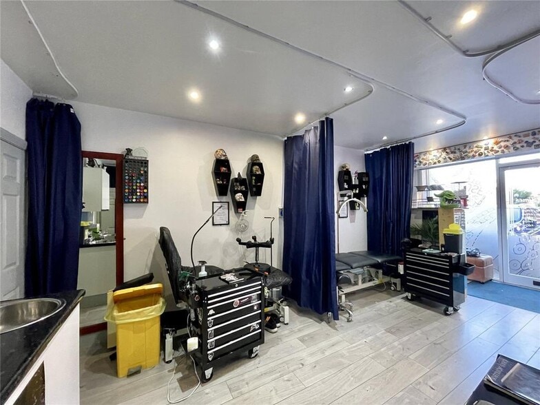 Lower Southend Rd, Wickford to rent - Building Photo - Image 2 of 6