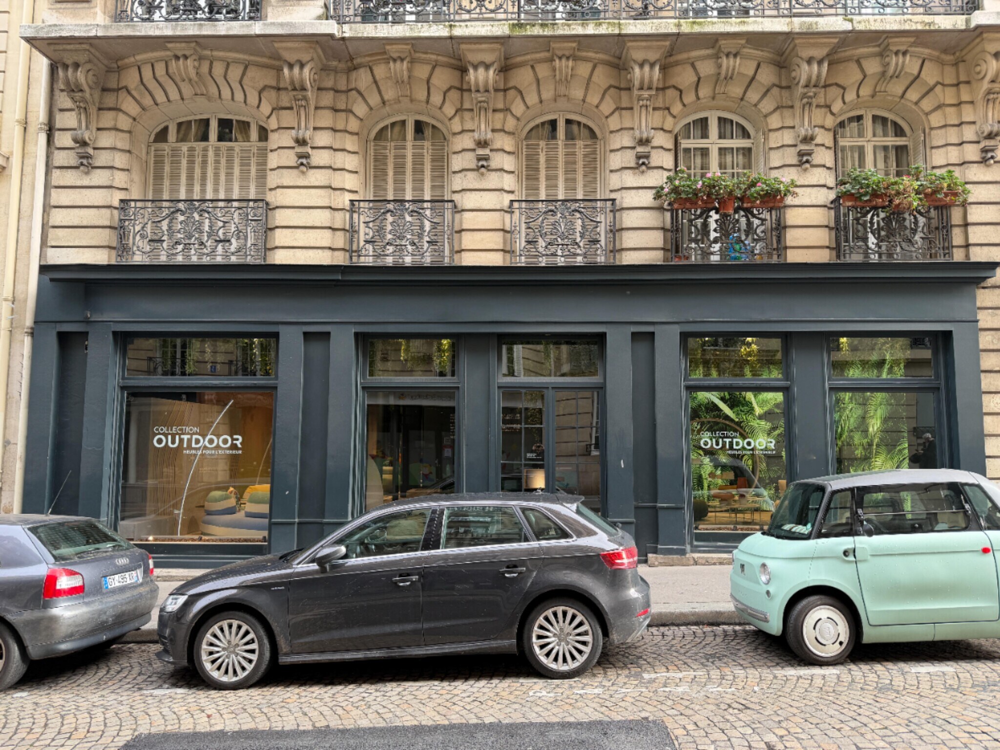 Retail in Paris to rent Primary Photo- Image 1 of 15