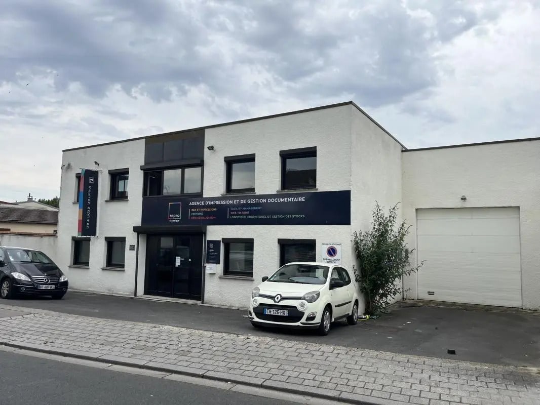 Office in Colombes to rent Building Photo- Image 1 of 15