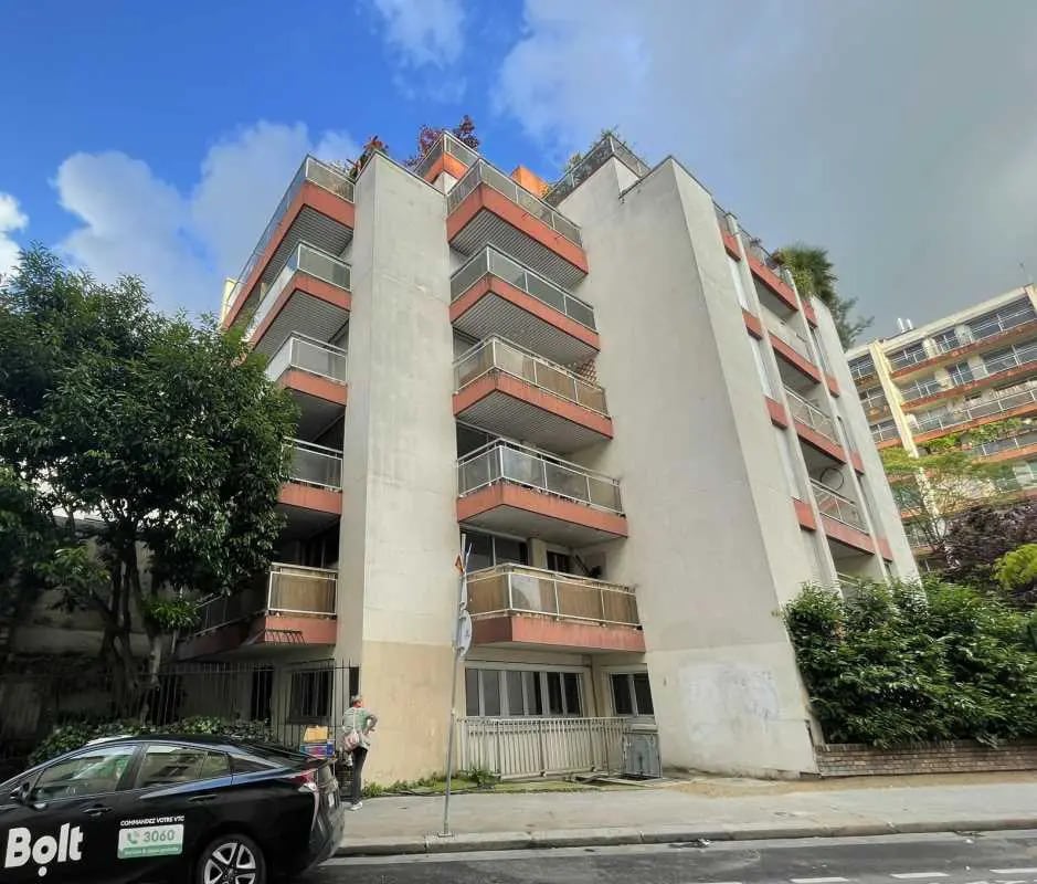 Office in Paris for sale Building Photo- Image 1 of 9